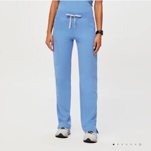 Figs Women's Kade Cargo Scrub Pant